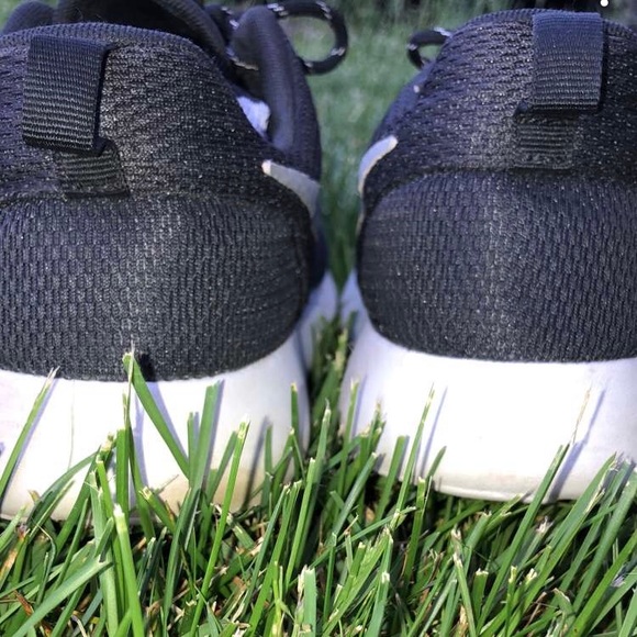 Nike Roche - Picture 4 of 6